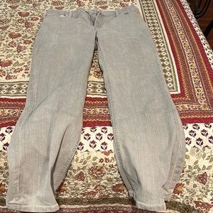 Chicos platinum. Size 2.5 regular. Grey